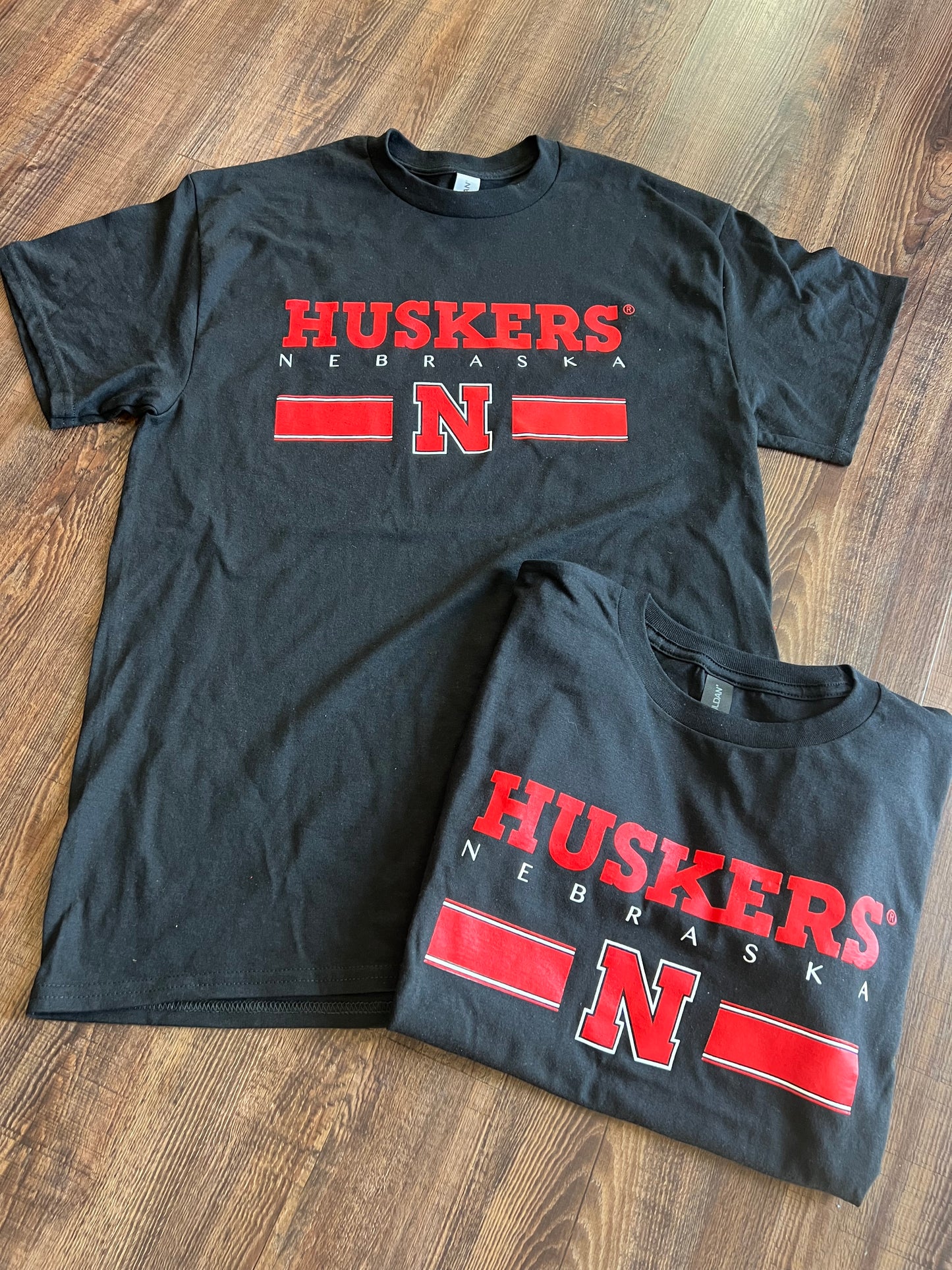 Husker tee