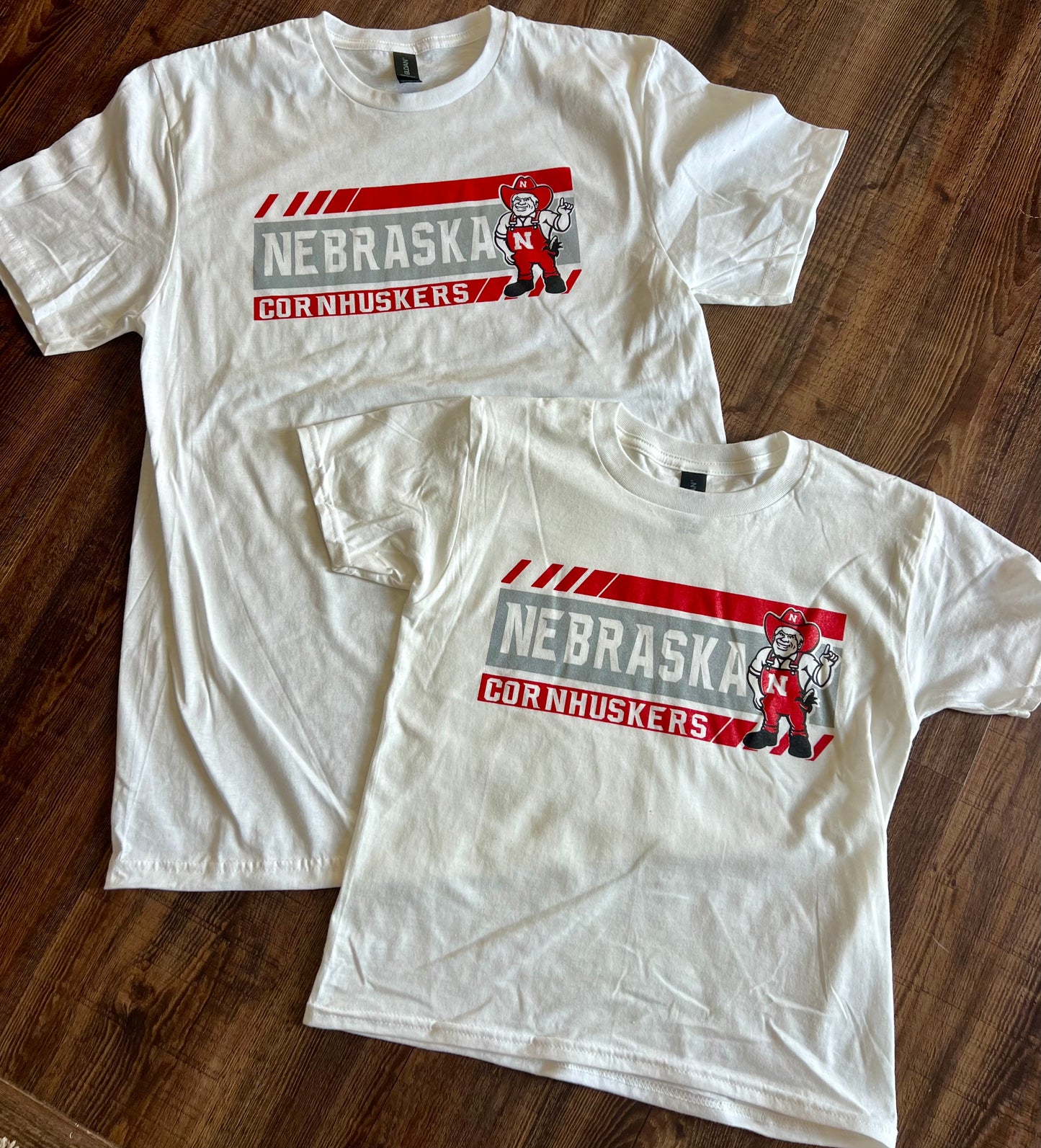 Husker tee
