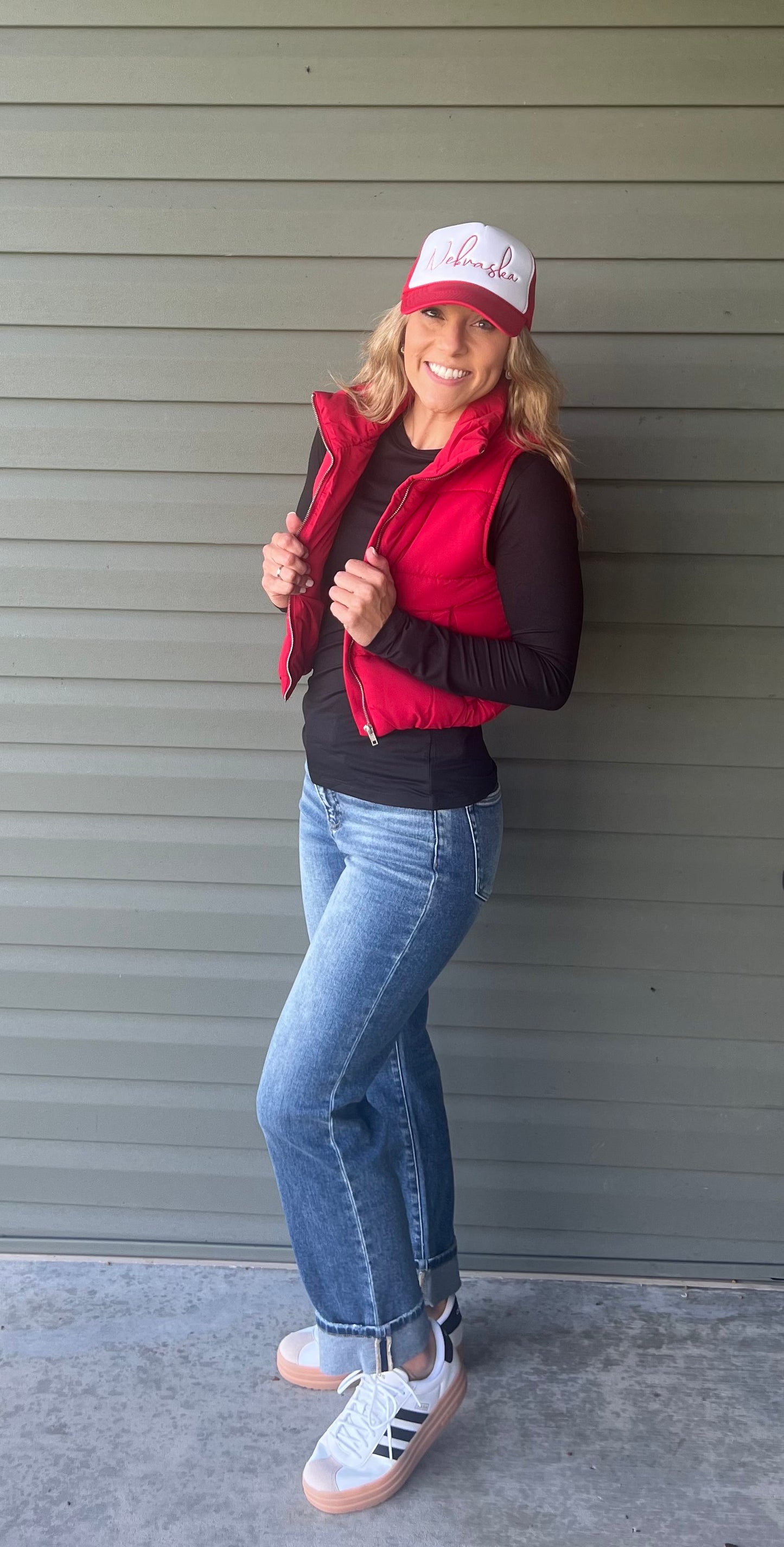 Dakota deep red vest