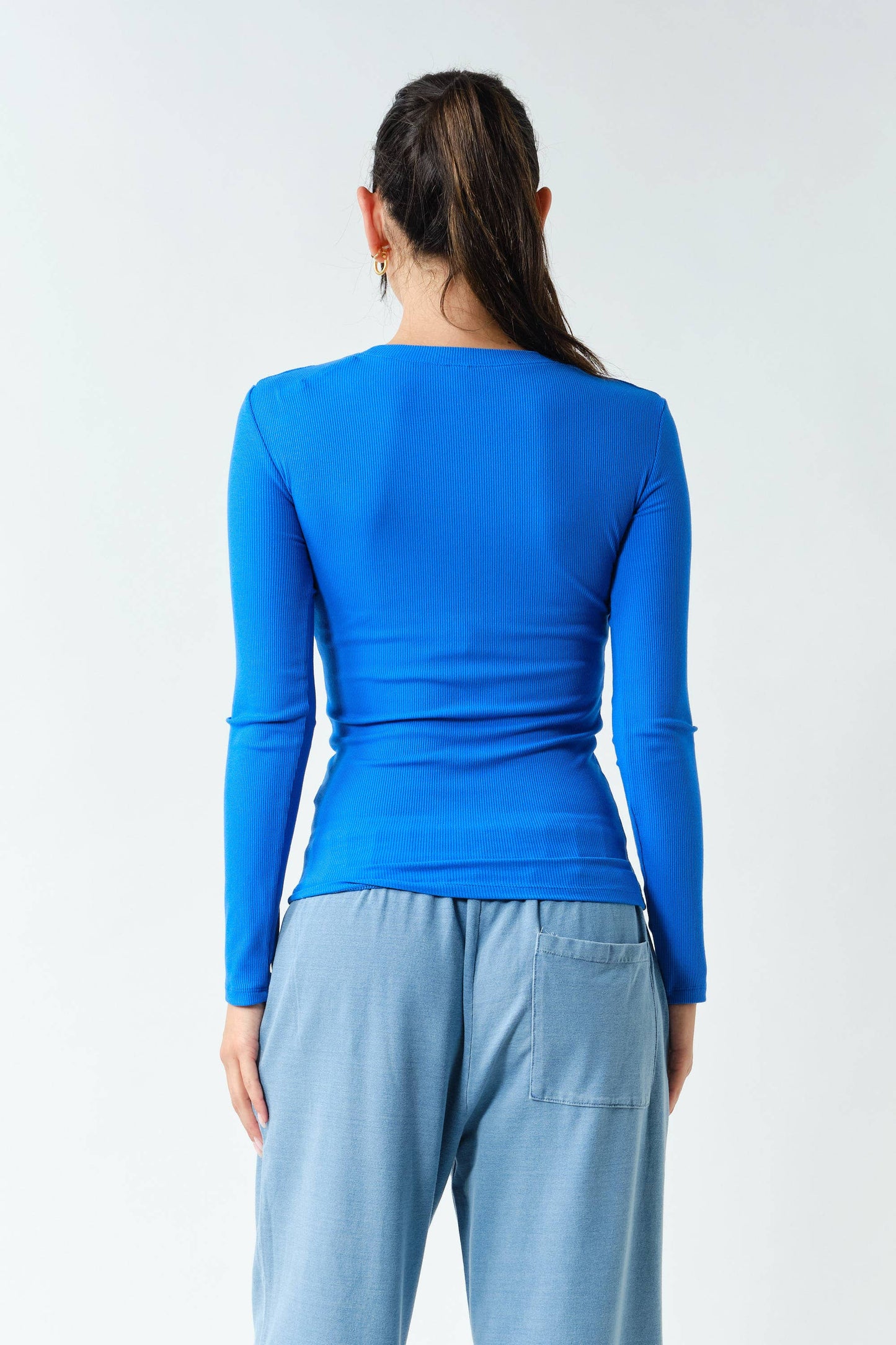 Mono b essential Long-Sleeved Micro-Ribbed Athleisure Top
