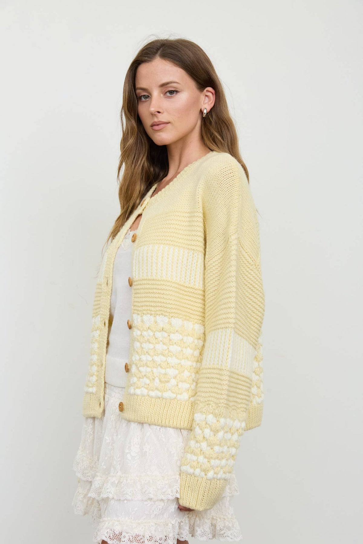 CONTRAST STRIPE PATTERN BUTTON DOWN KNIT CARDIGAN