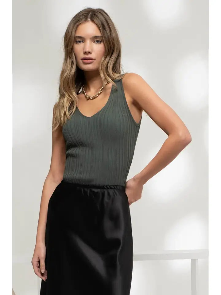 Cropped Sleeveless V Neck Sweater Knit Tank