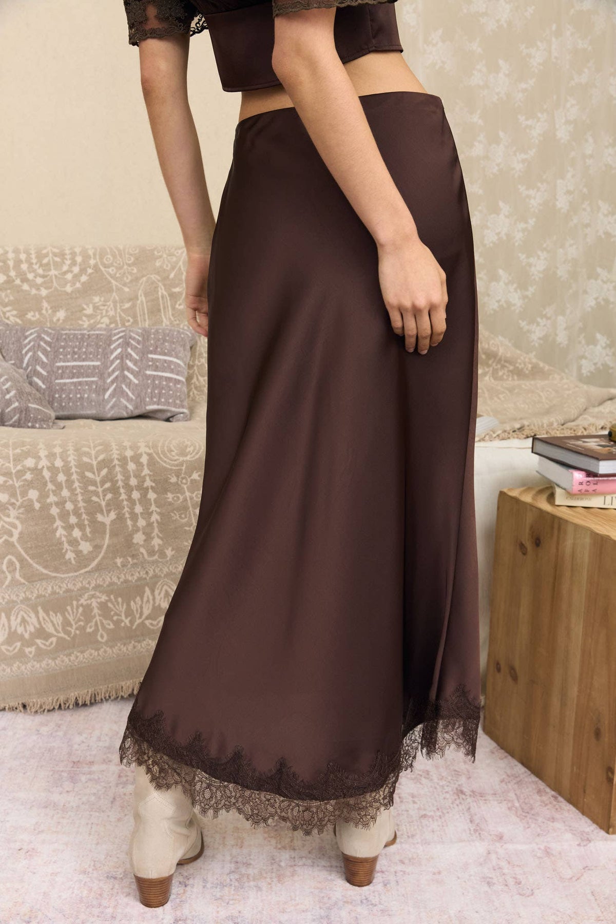 Lace brown satin skirt